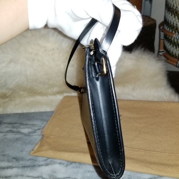 LOUIS VUITTON EPI POCHETTE Black hand bag - Picture 5 of 14